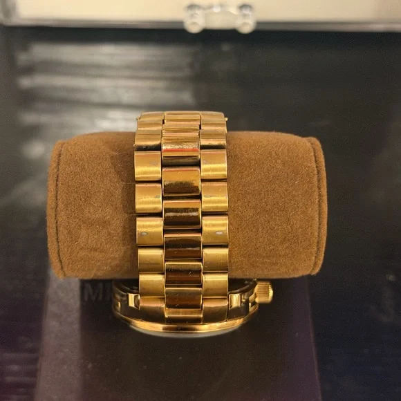 Gold Michael Kors watch - Picture 5 of 11